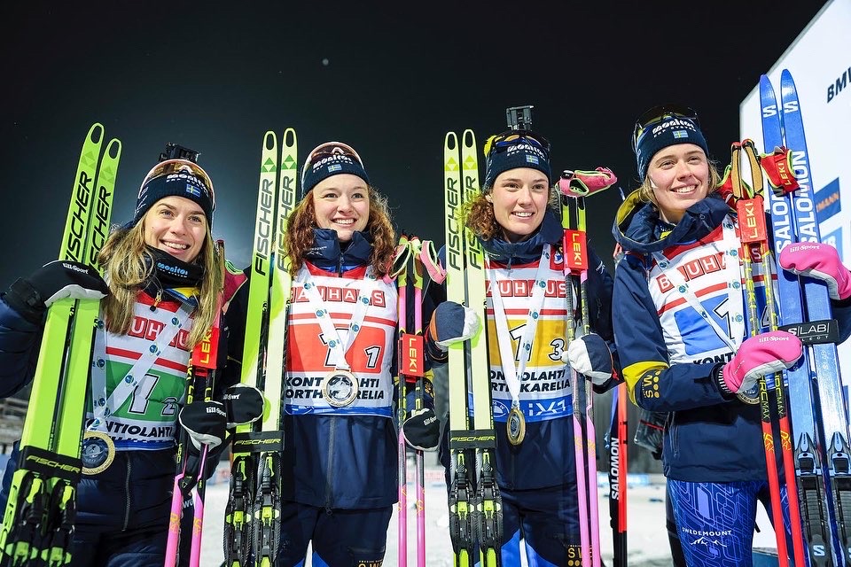Anna, Linn, Elvira och Hanna vinner årets första stafett. Foto: Nordic Focus